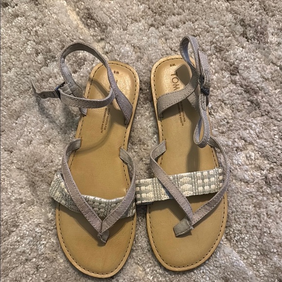 Toms Shoes - NWOB🍍 Toms Lexie Novelty Tribal Beige/White Canvas Sandal. Sz 8W🍍